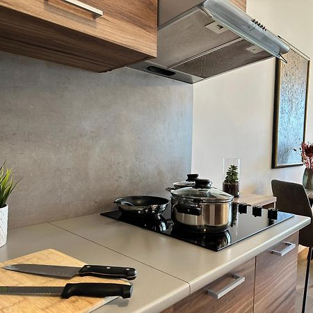 Self Check-In, Danube Bank, Free Parking Appartement Bratislava Buitenkant foto